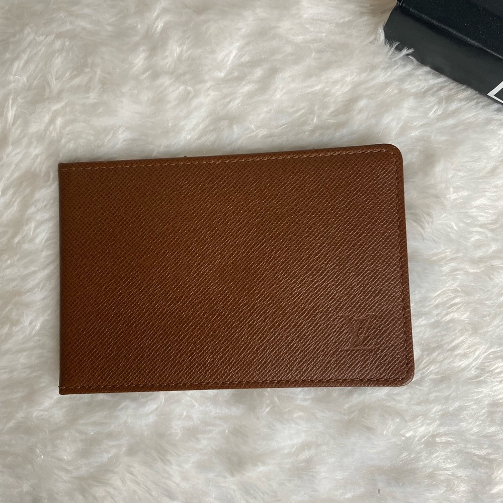 Authentic Louis Vuitton Taiga card holder